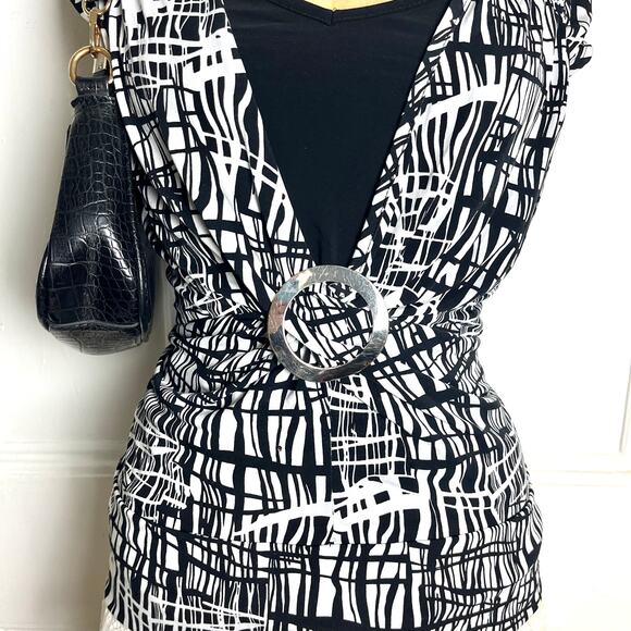 J.T.B Black & White Retro Tank with Silver Circle Clasp in Front size M - Picture 3 of 8